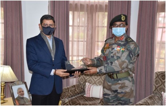 Major General Ananta Bhuyan,  Additional Director General (ADG) North Eastern Region (NER) with Nagaland Governor RN Ravi. (Photo Courtesy: PRO (Def) Kohima)